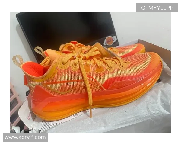 中后卫球星最青睐的足球鞋款式与性能特点解析